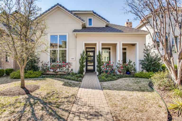 4509normandyavedallastx2HighRes1 Doris Jacobs